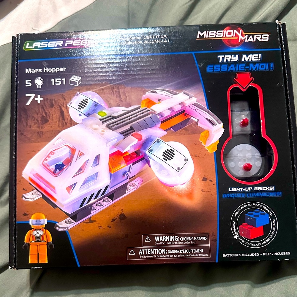 *BRAND NEW STILL SEALED IN BOX* Laser Pegs Mars Cruiser Originally $24.99